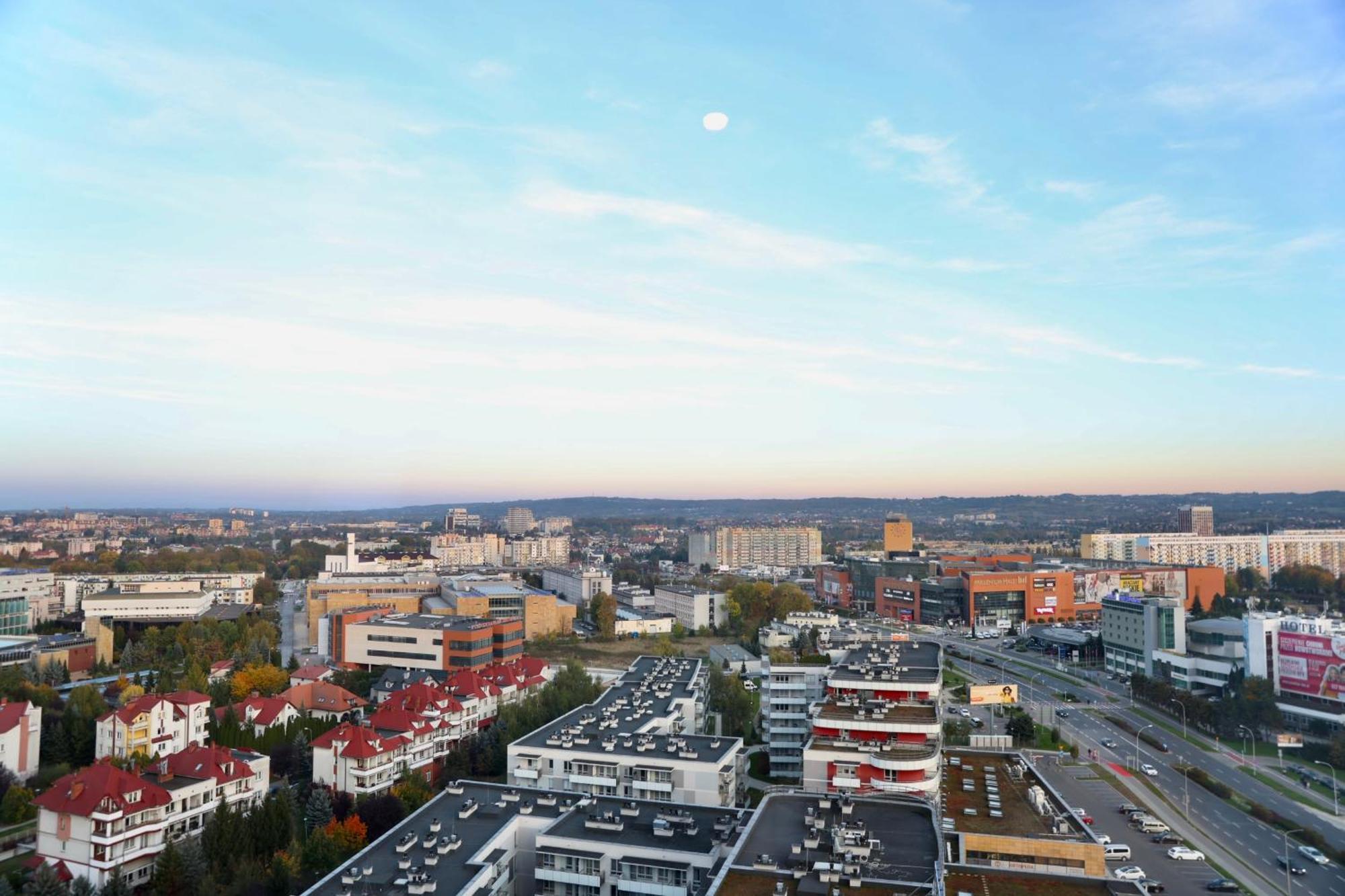 Capital Towers Scenique Appartement Rzeszów Buitenkant foto