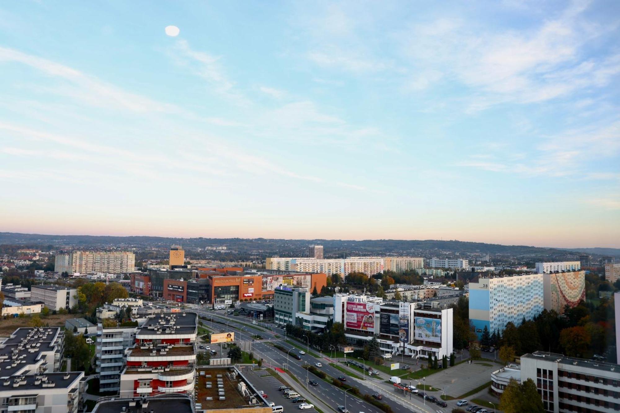 Capital Towers Scenique Appartement Rzeszów Buitenkant foto
